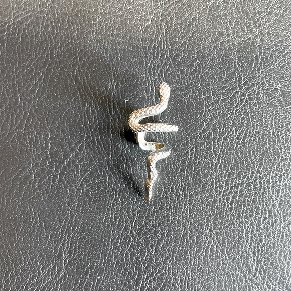 Jewelry - Snake ear cuff